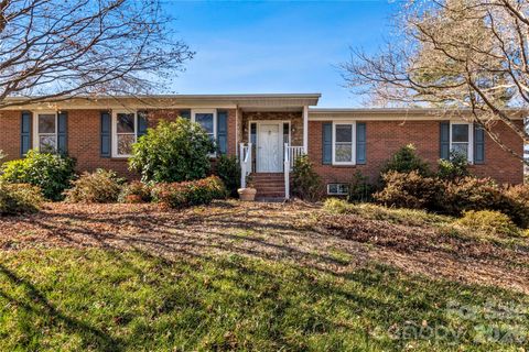 Photo of 3606 Squirewood Drive #491, Clemmons, NC 27012 (MLS # 4337386)