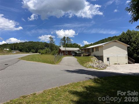 Photo of 422 US Highway 19E Highway, Spruce Pine, NC 28777 (MLS # 4393925)