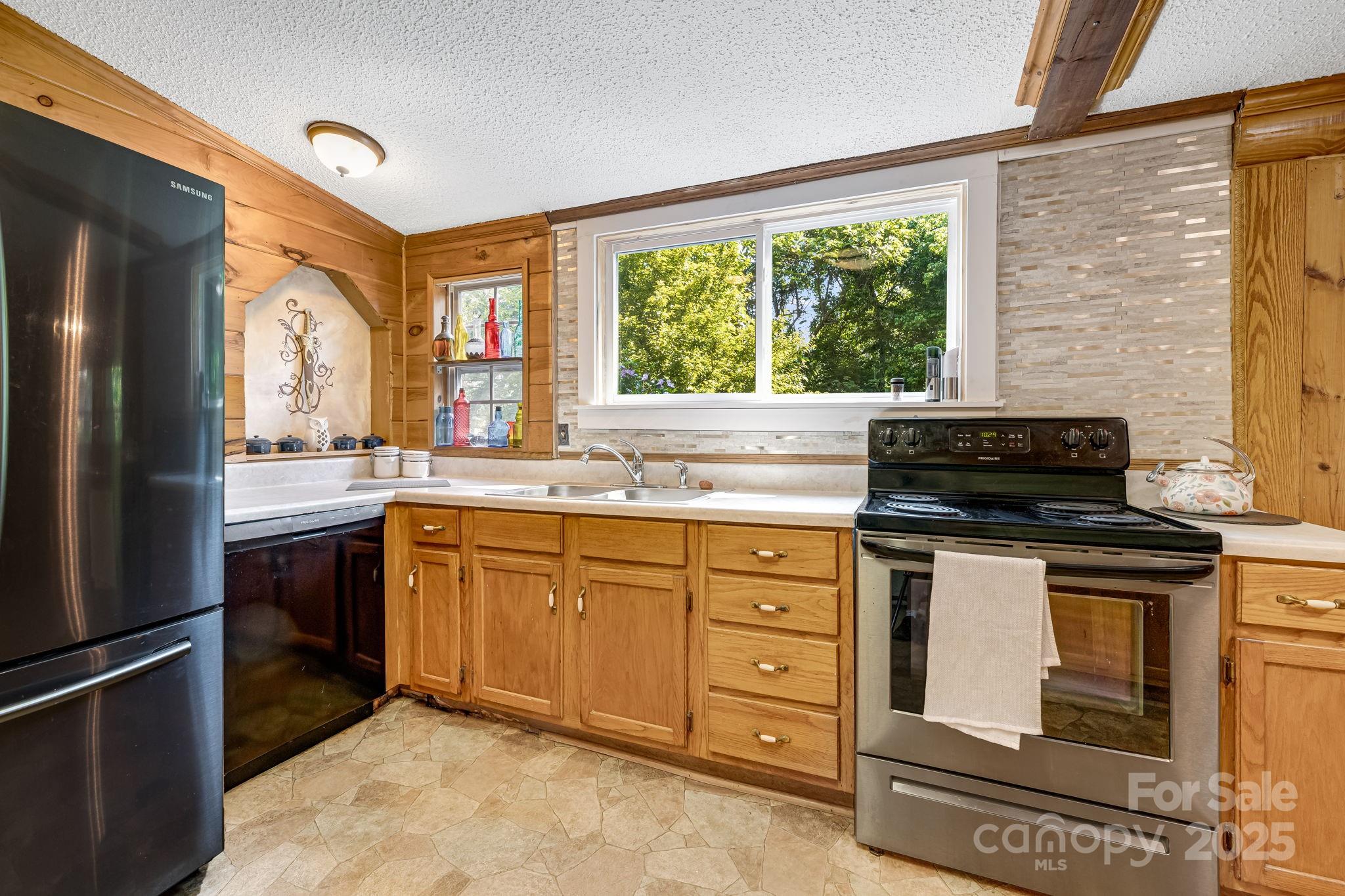 Mountain Shadows - Residential