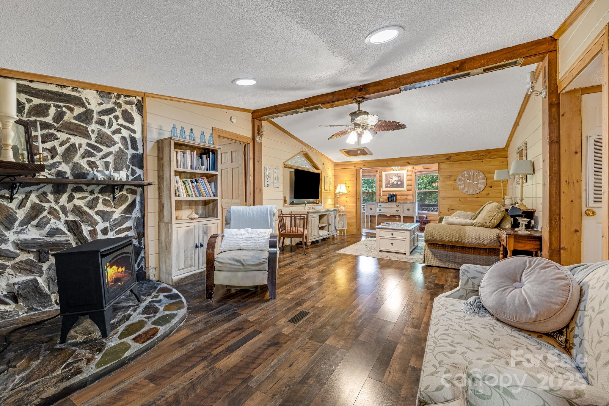 Mountain Shadows - Residential