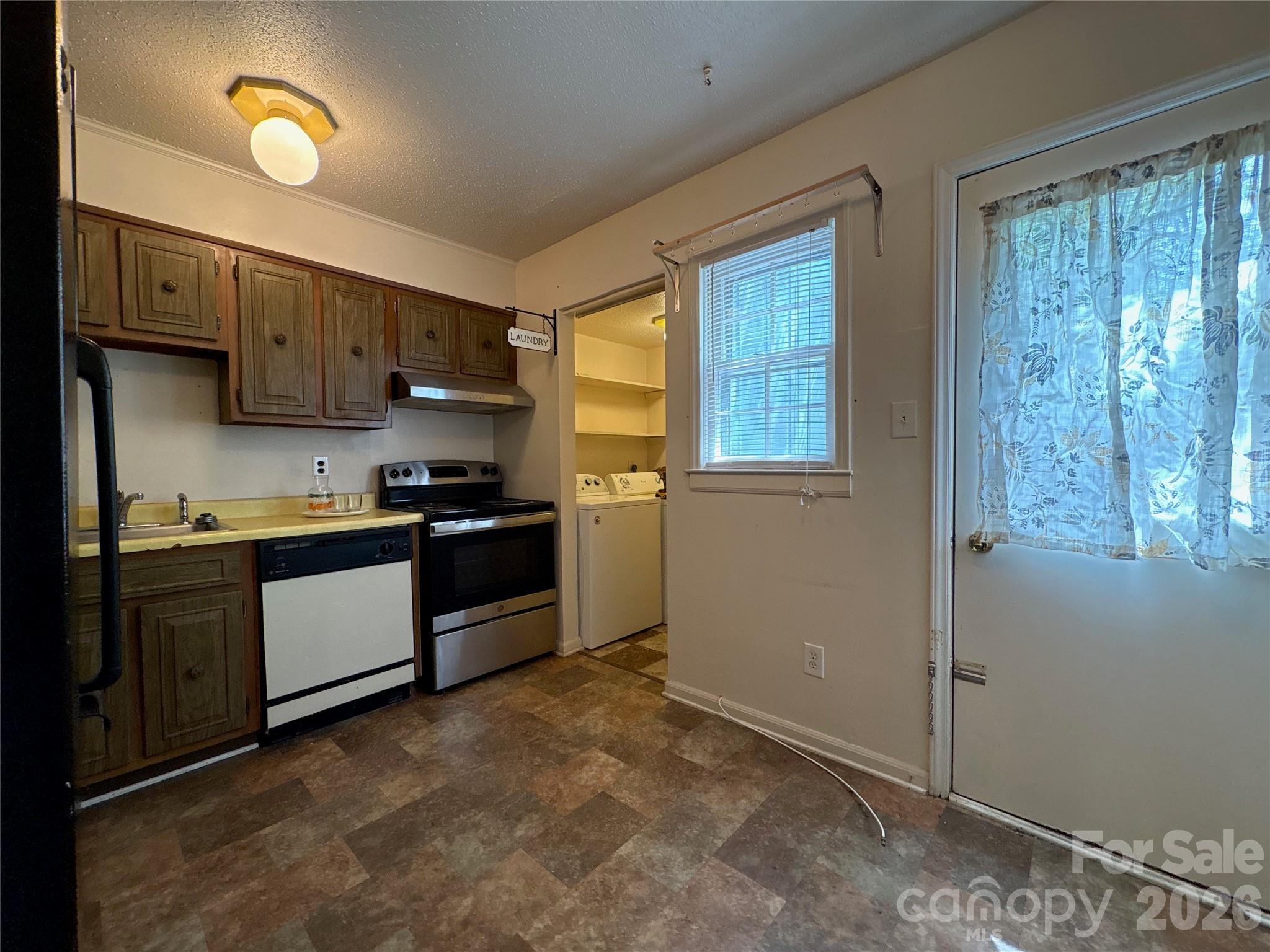 Cliffdwellers Condos - Residential