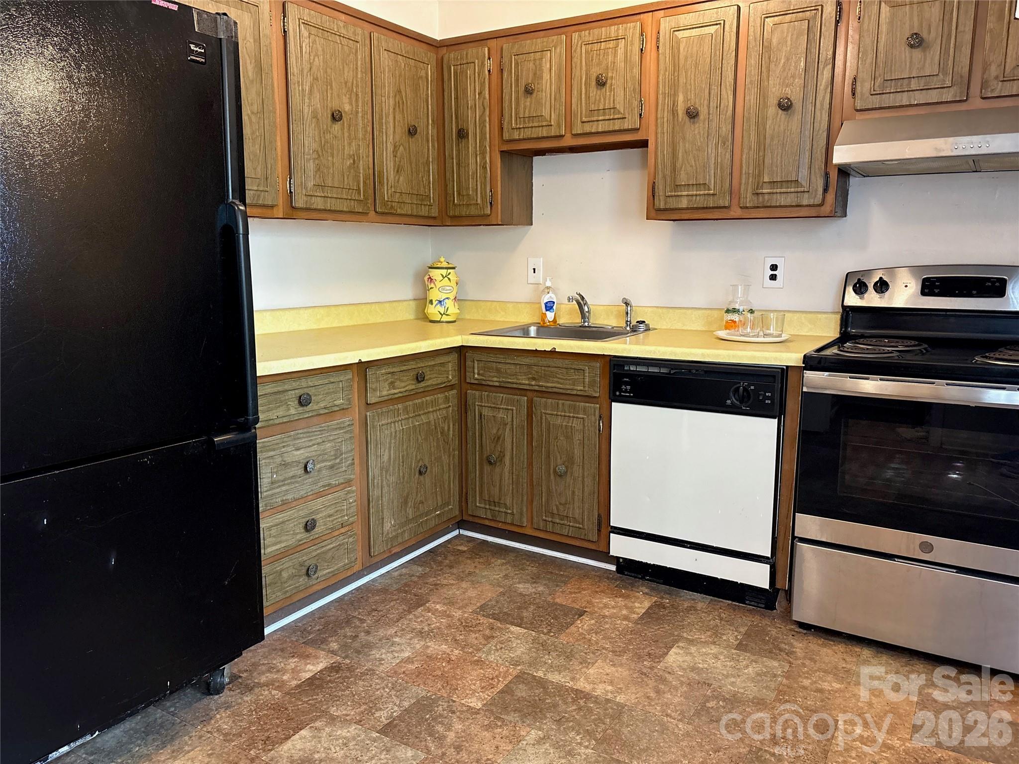 Cliffdwellers Condos - Residential