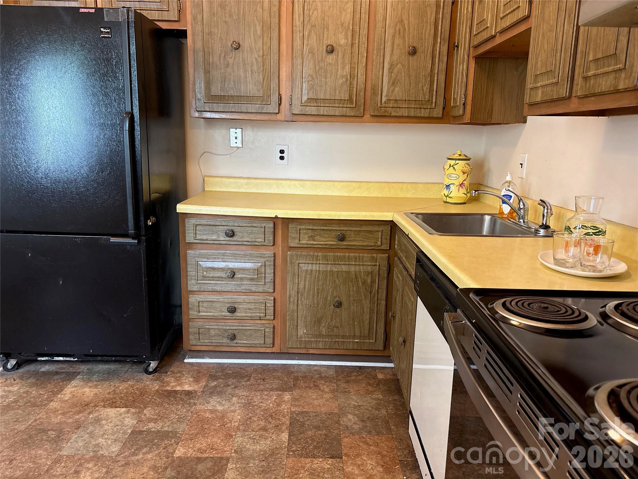 Cliffdwellers Condos - Residential