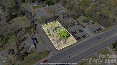 Photo of 2108 S Cannon Boulevard, Kannapolis, NC 28083 (MLS # 4361102)