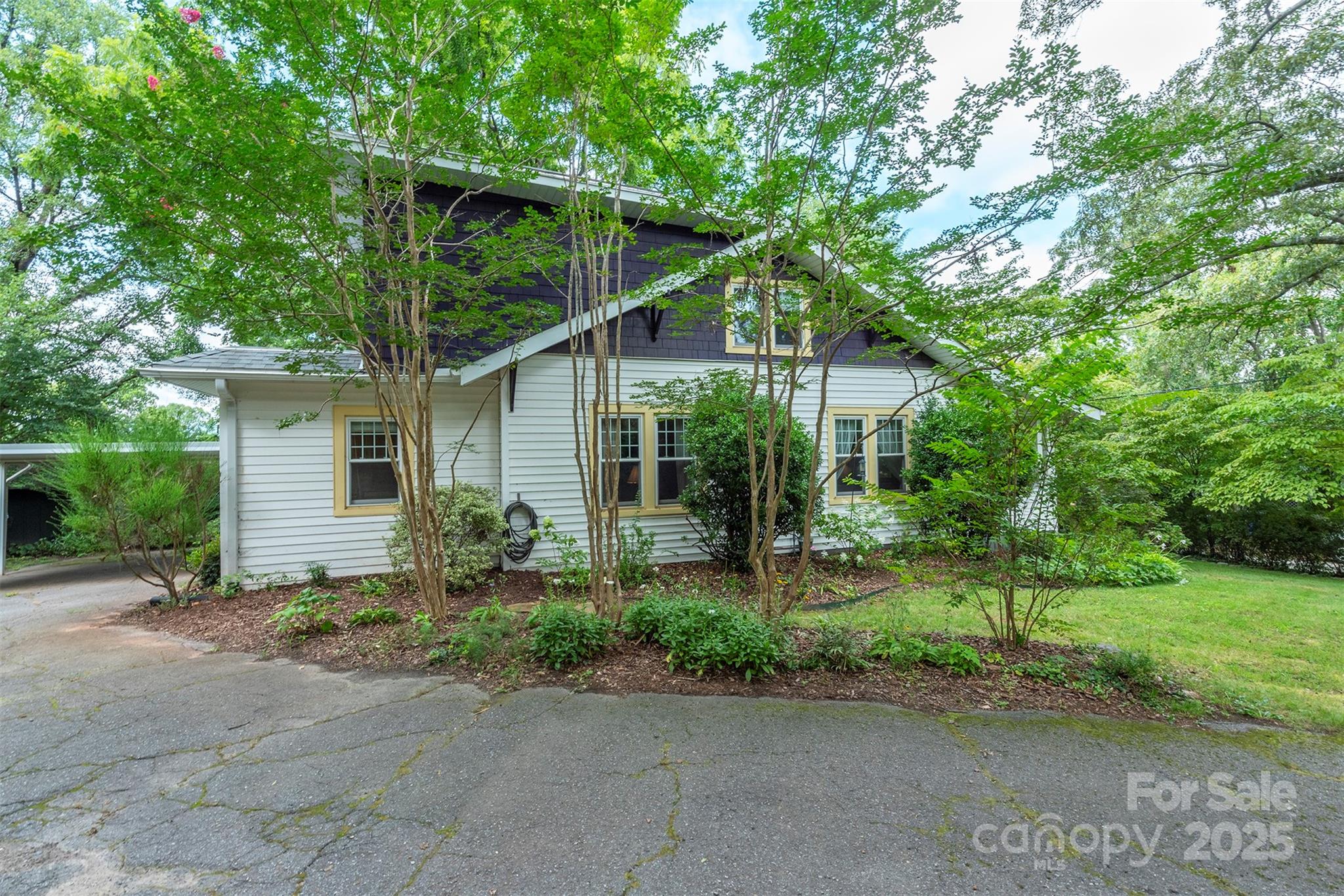 20 Vandalia Avenue