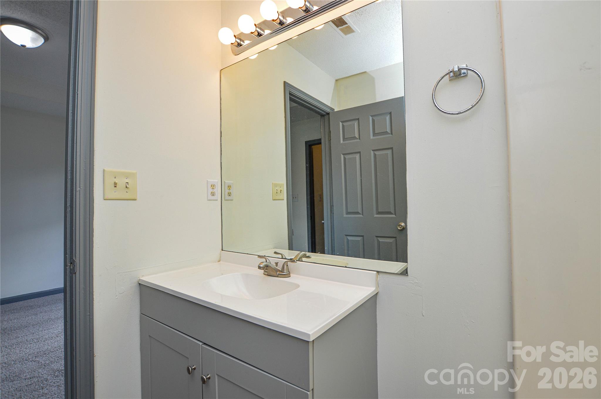 Glenwood Arms Condo - Residential
