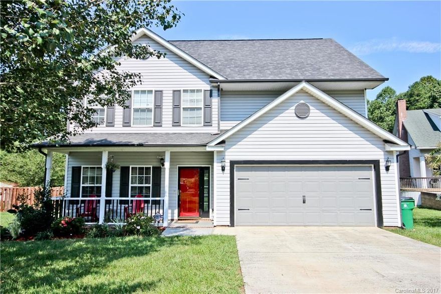 Imagine yourself hosting the next ultimate barbeque in this incredible backyard. This house has all the right features Lots of natural light in the kitchen and breakfast area, an amazing upgraded kitchen with SS Appliances. Move in Ready and meticulously maintained. Did I say no HOA?! That’s right. Half an acre with no HOA. Huge master bedroom. You will love to wake up here!