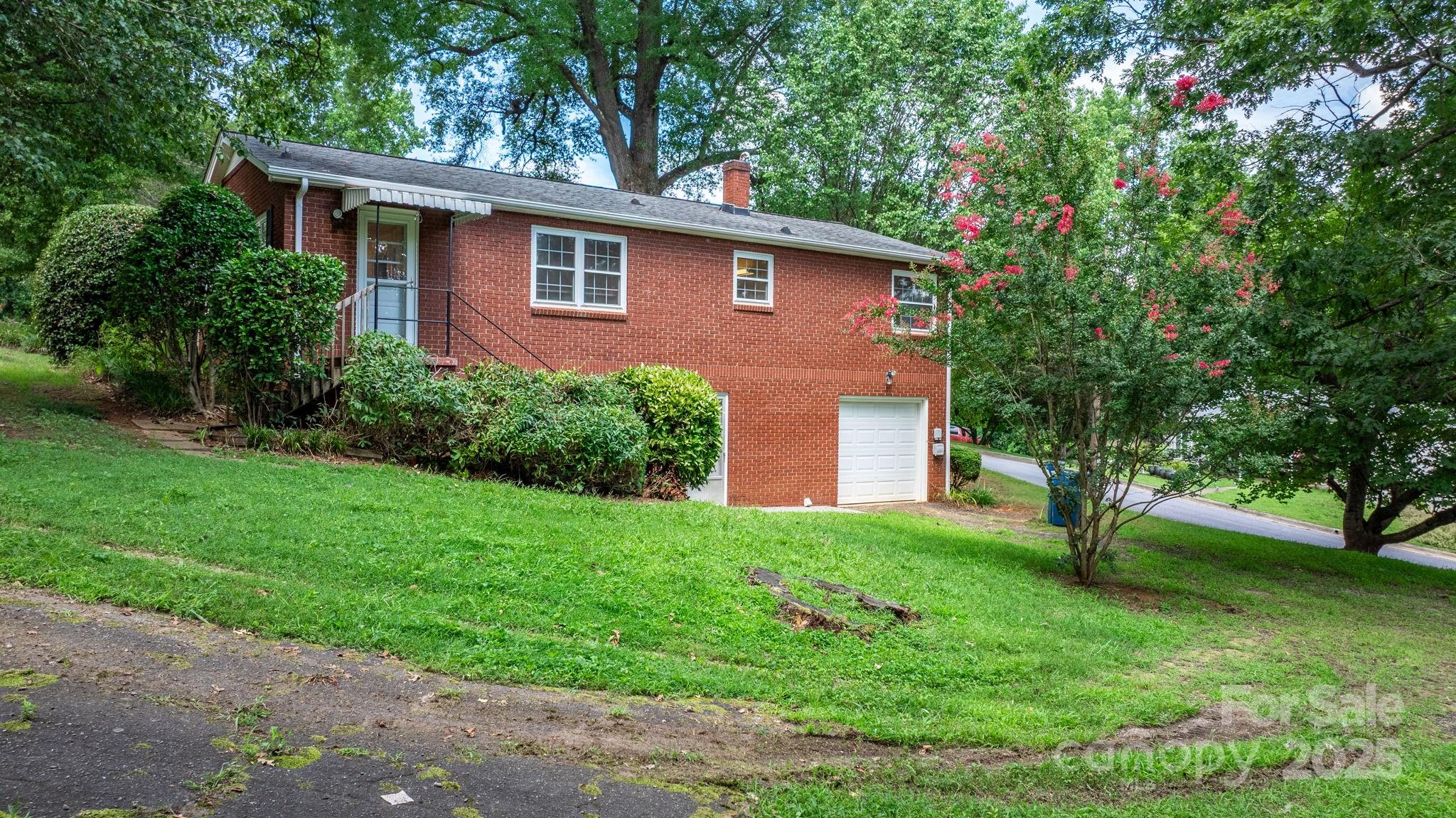 43 Forest Avenue
