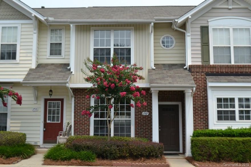 Like new townhouse with open floor plan. Large living room dining room combo with laminate floor and a pass through window in to the kitchen. Kitchen features 42" cabinets, good counter space and tile floor. Master suite has vaulted ceiling, walk in closet and private bath. Spacious secondary bedroom and full bath. Entertain on the back patio with fenced yard.