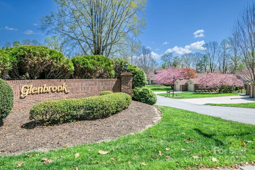 102 Glenbrook Drive
