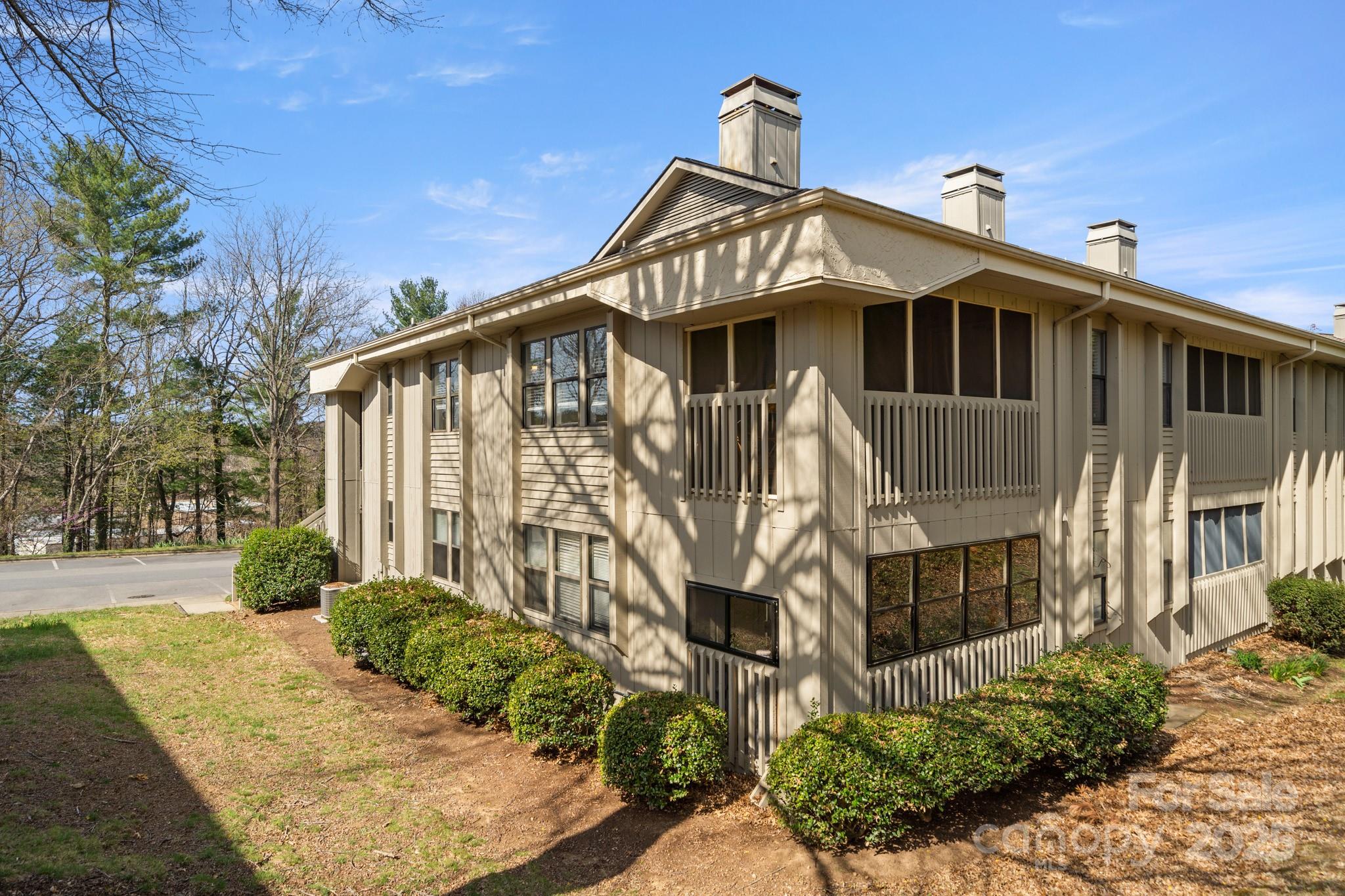 1206 Abbey Circle
