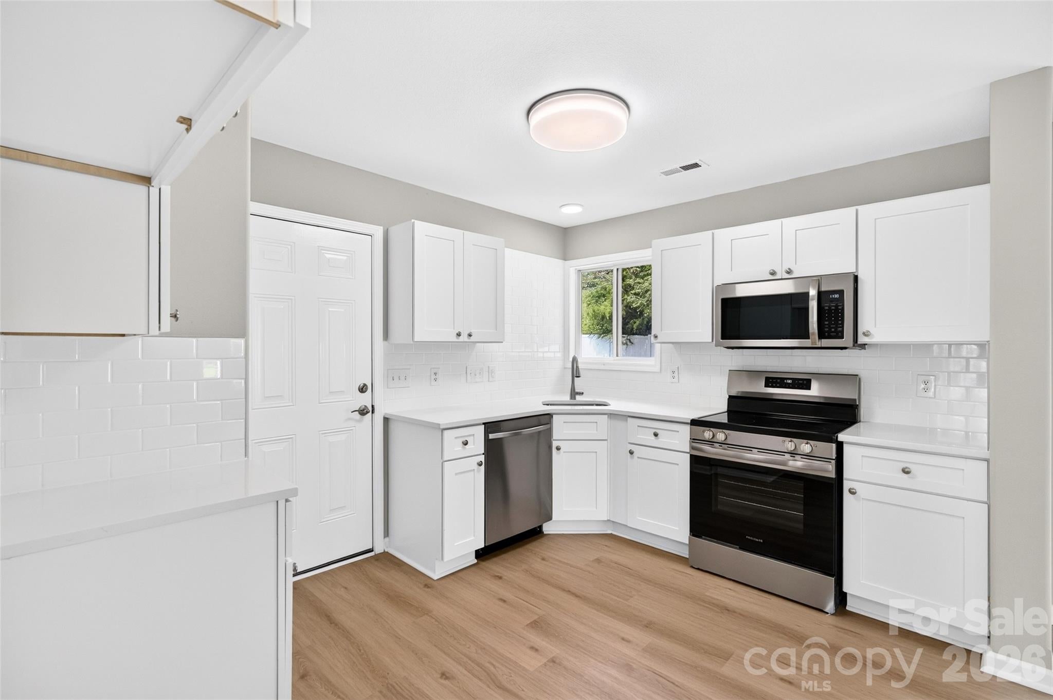 3808 Nuthatch Drive