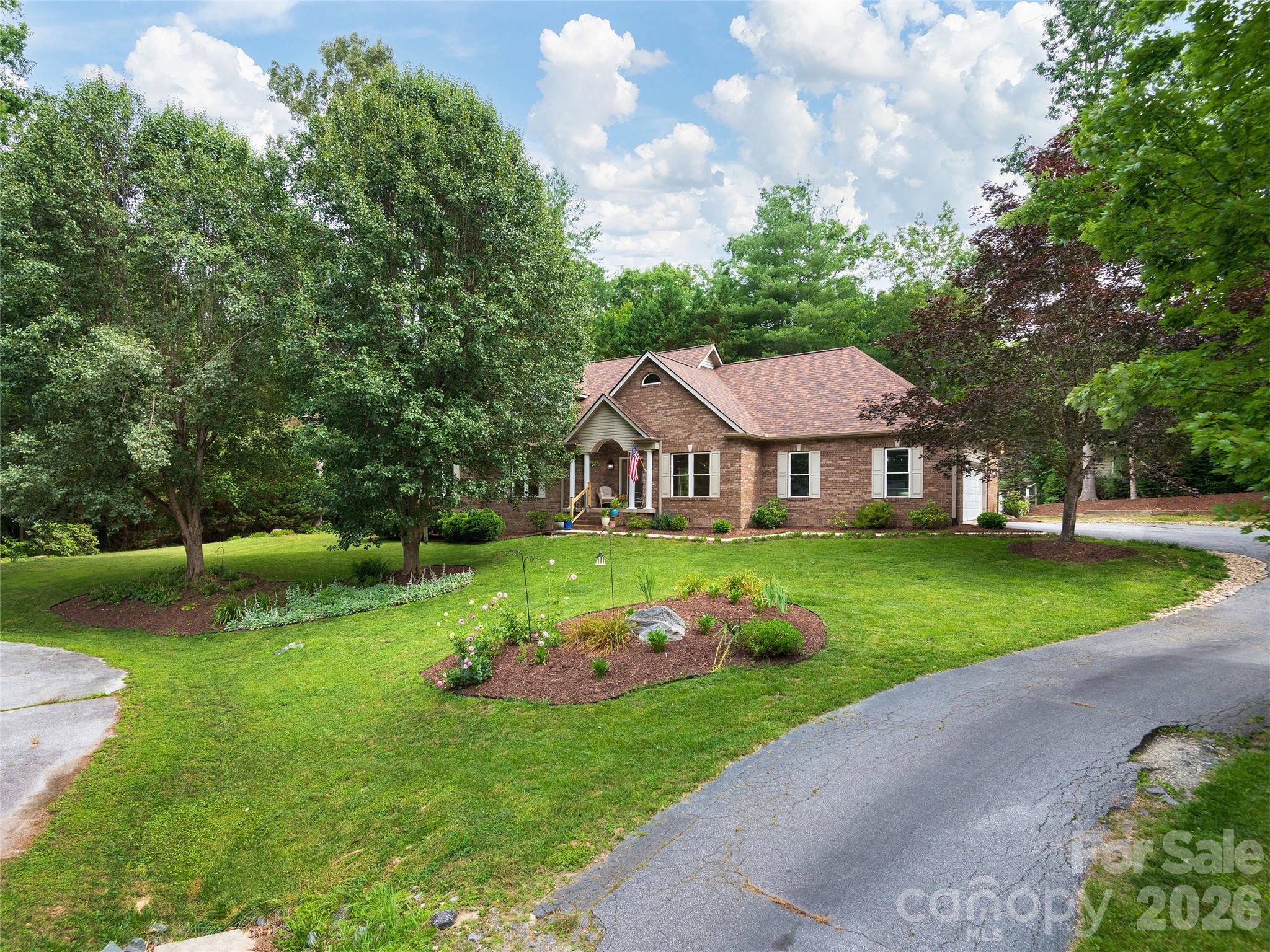 104 Arrowood Lane
