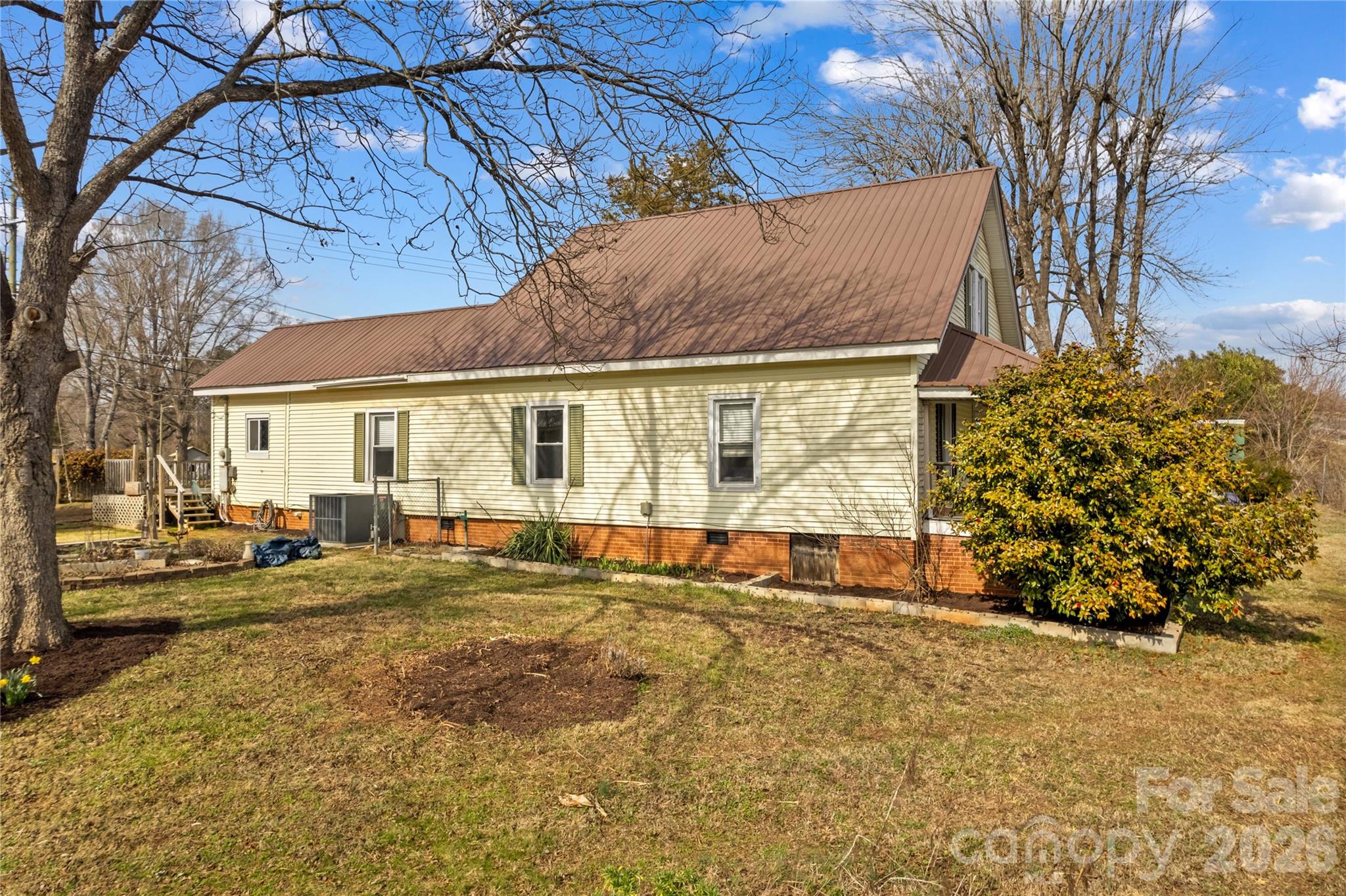 1022 Railroad Avenue