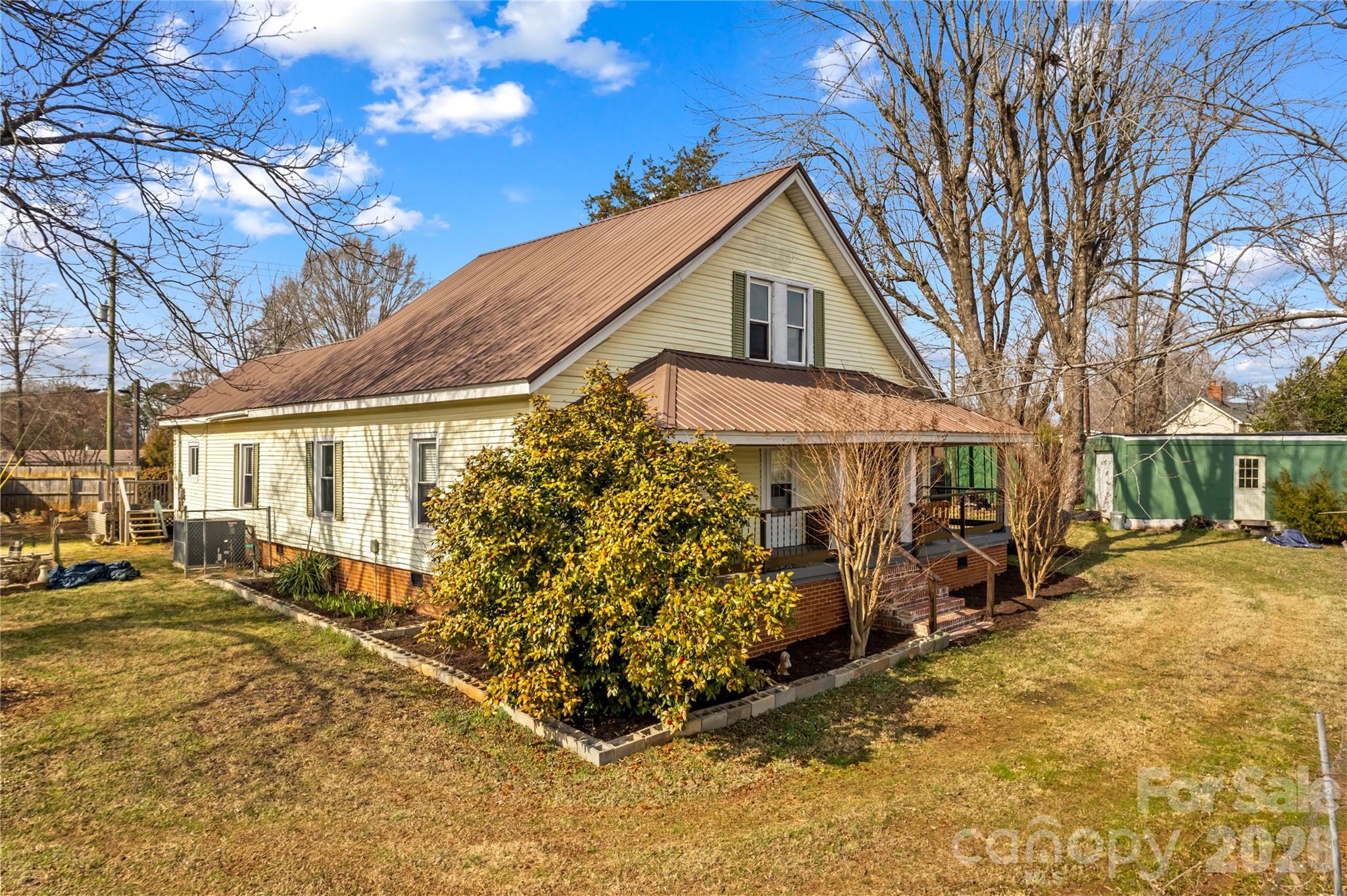 1022 Railroad Avenue