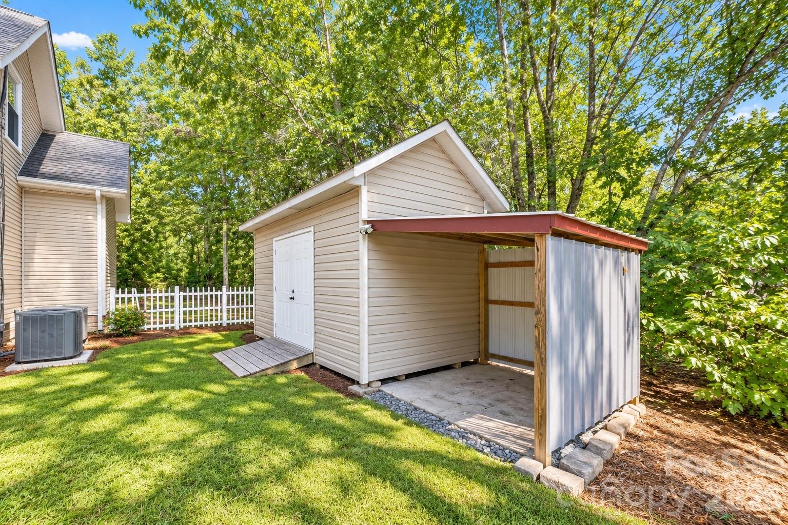 3787 Rolling View Lane