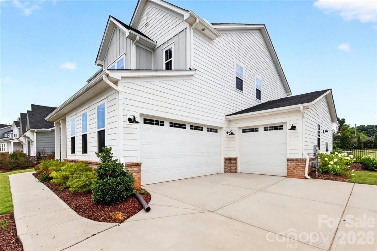 222 Lanyard Lane