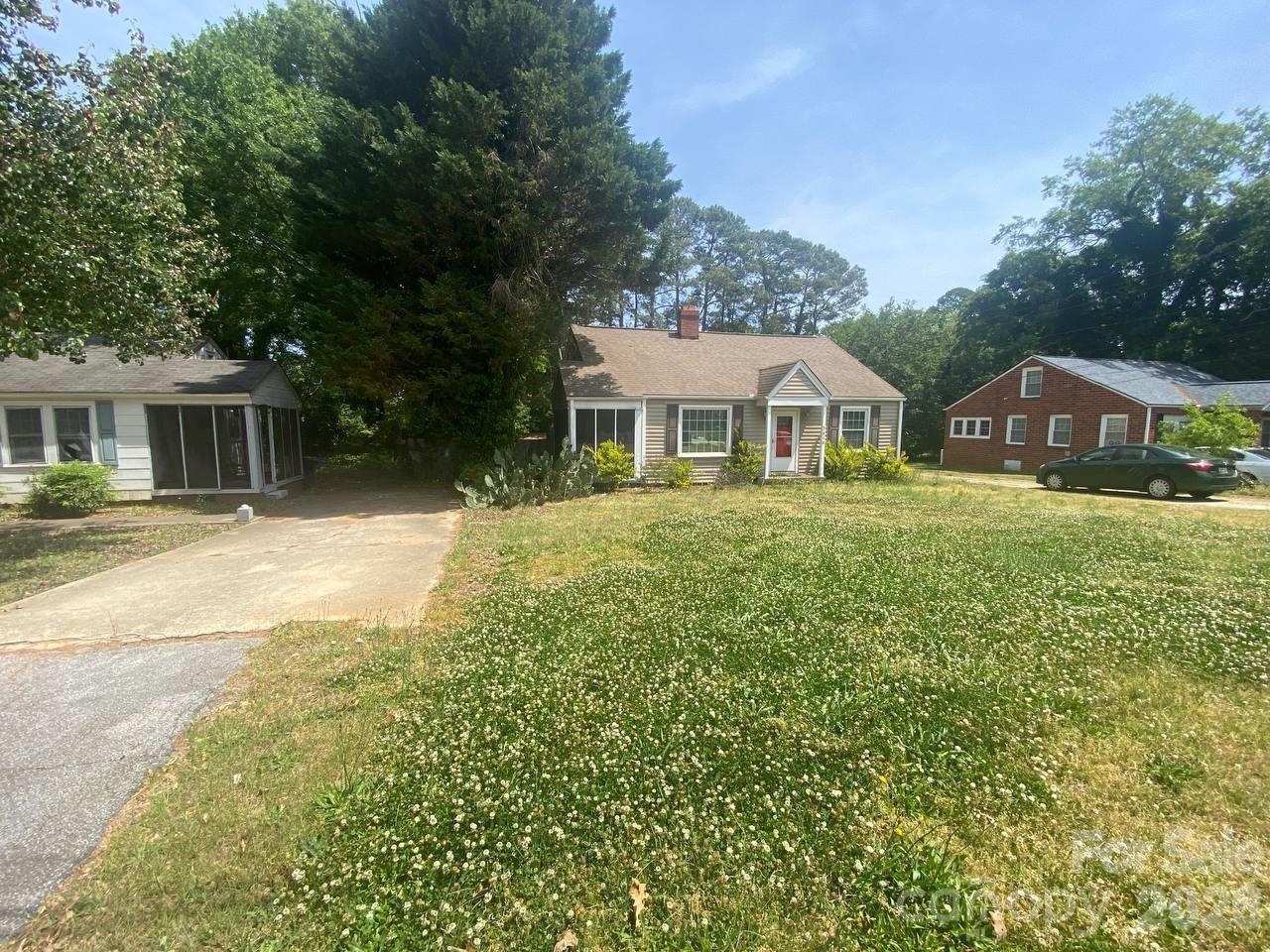 2610 Whitehall Avenue