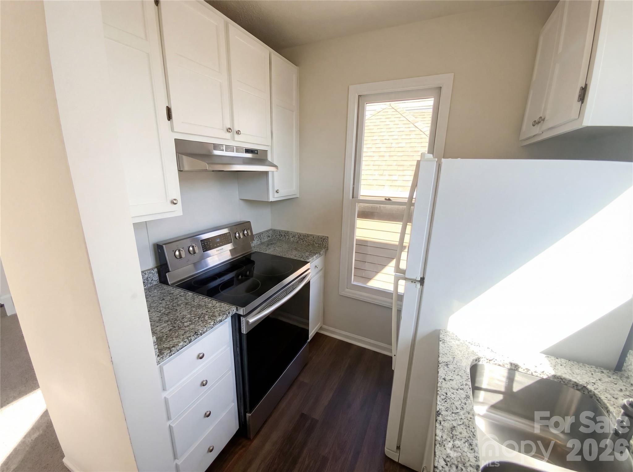 1101 E Morehead Street 33