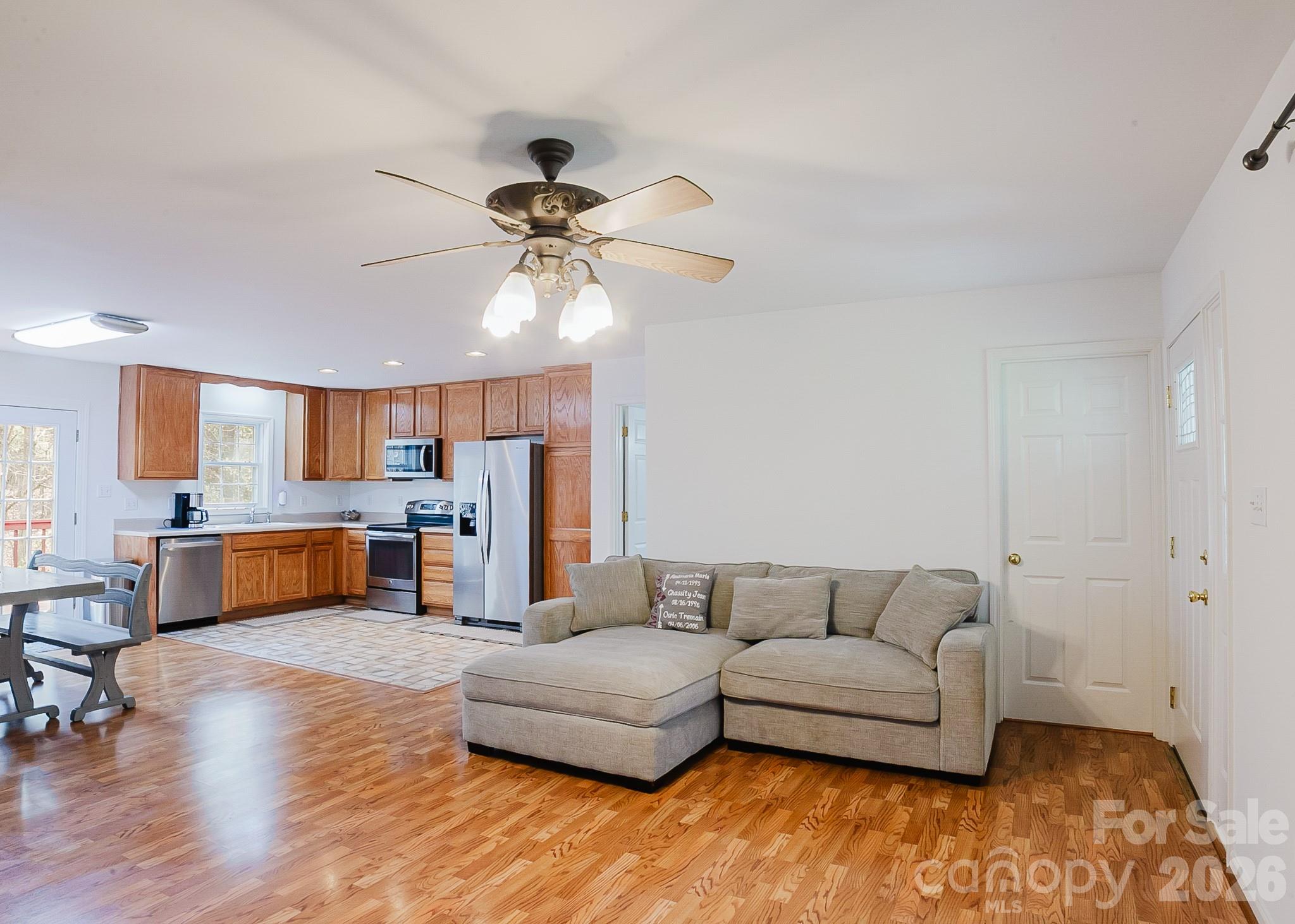 634 E Swannanoa Avenue