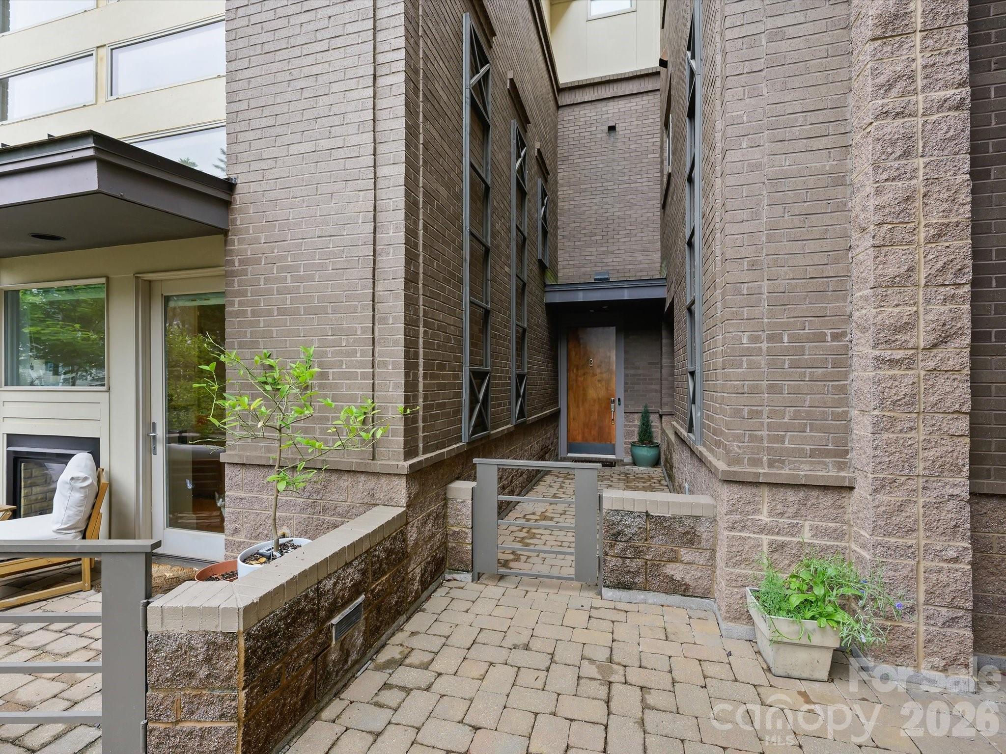 420 Queens Road