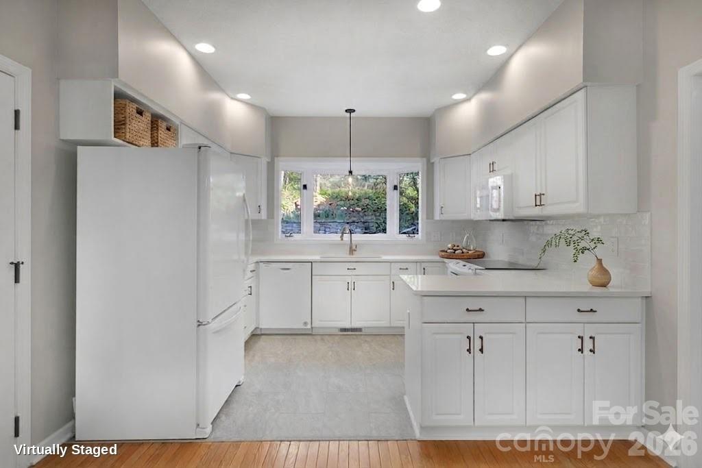 Deerlake Village - Residential