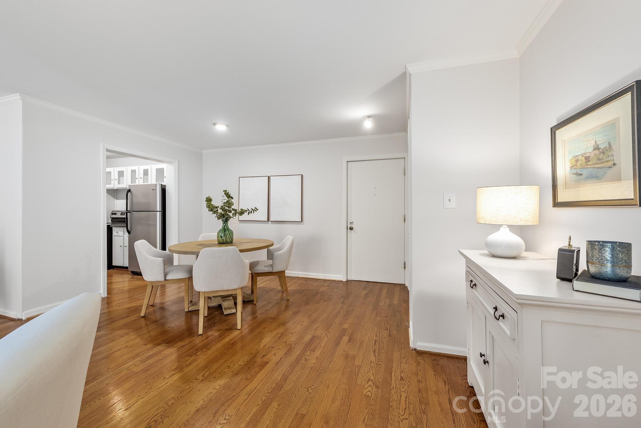 1323 Queens Road 321