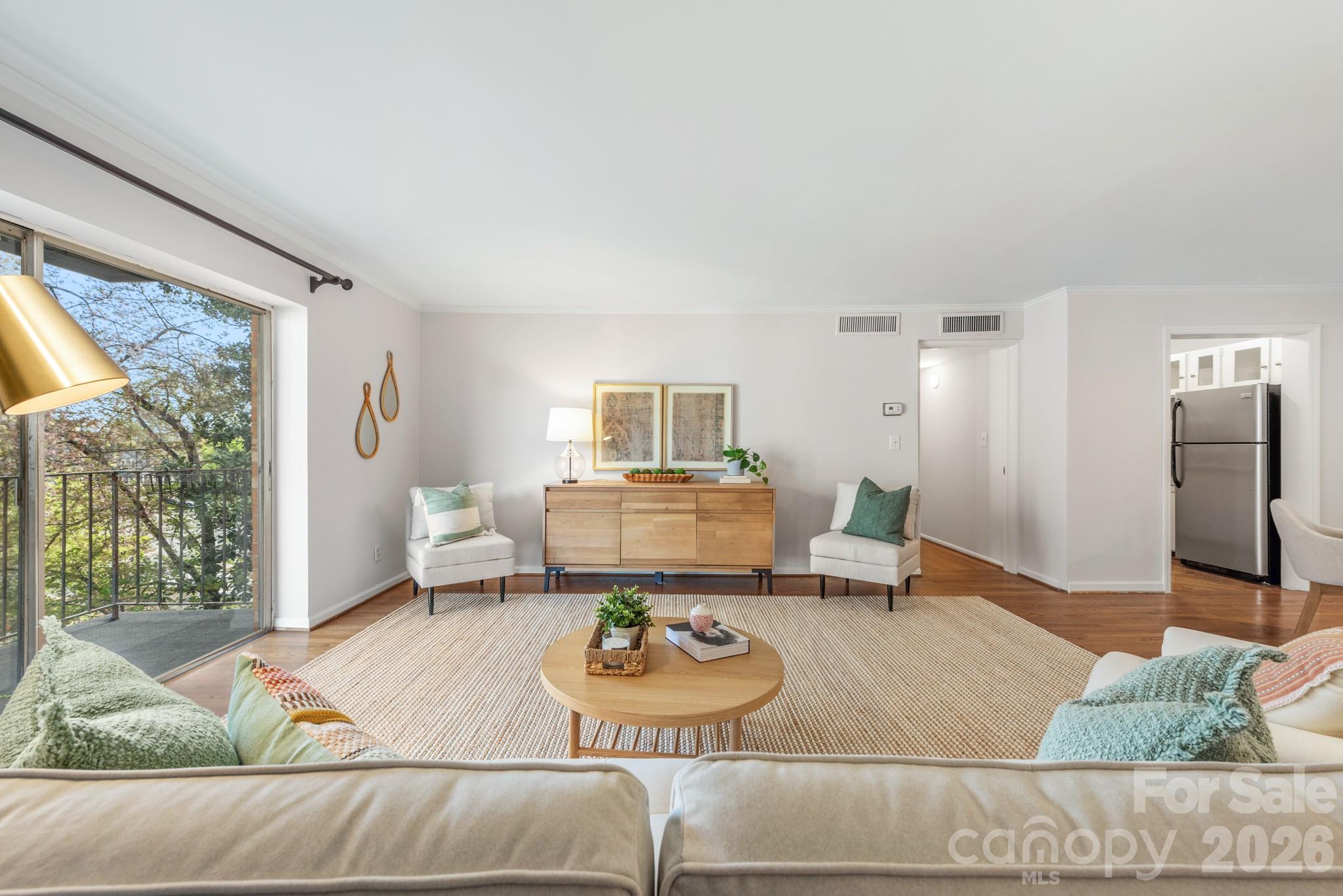 1323 Queens Road 321