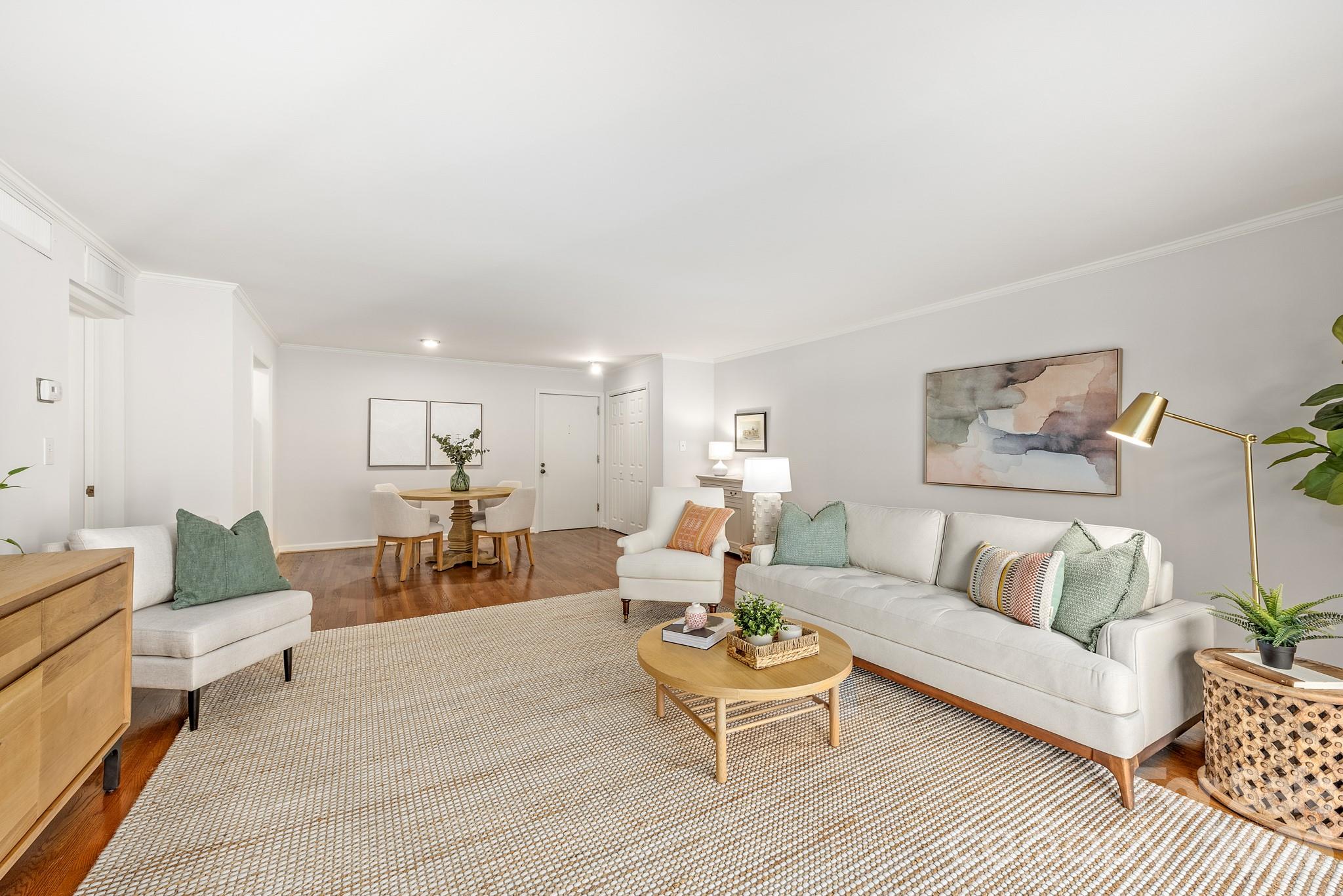 1323 Queens Road 321