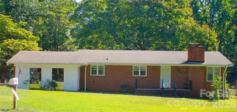 Photo of 7218 Lakeside Drive N, Charlotte, NC 28215 (MLS # 4430119)