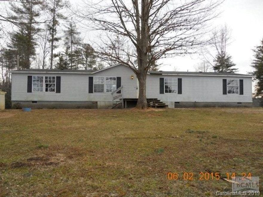 Lots of square footage for the growing family in this home situated on 0.77 acres.  Large deck on backside for entertaining in privacy.  Home is a handyman's project and will need repairs.  Property has lots of playground space for children to play on.Property is Fannie Mae-owned and subject to a 1st look period of 20 days until March 16, 2015.