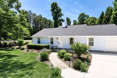 Photo of 105 Lake Top Lane, Statesville, NC 28677 (MLS # 4391427)