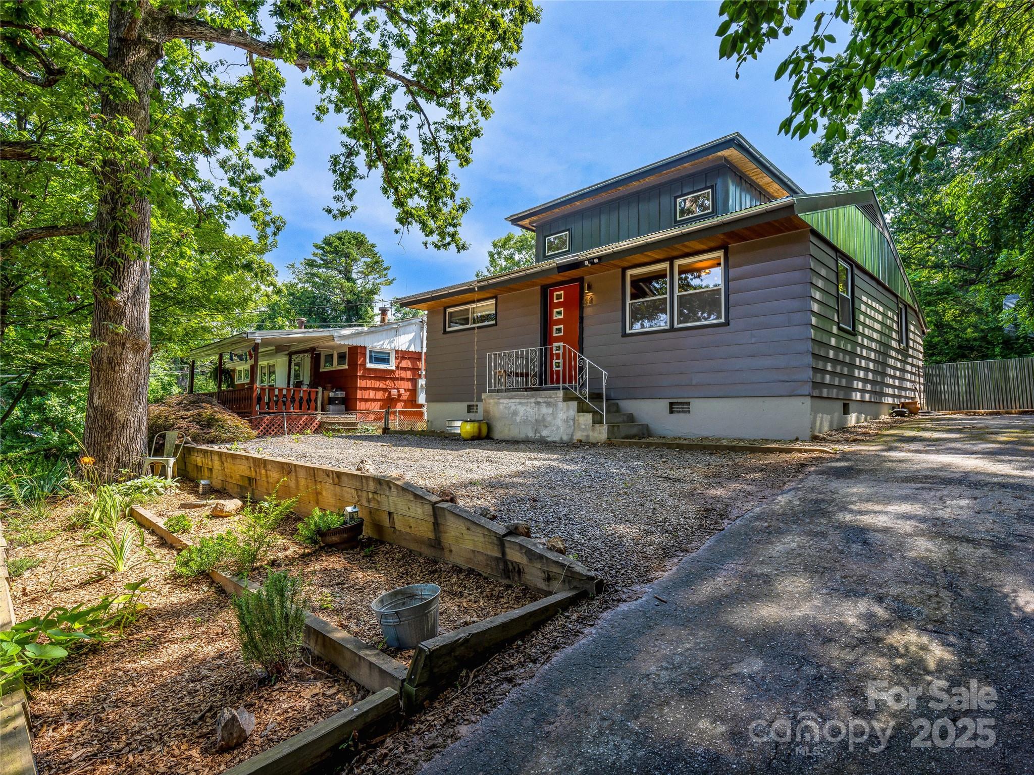 44 Broadview Avenue