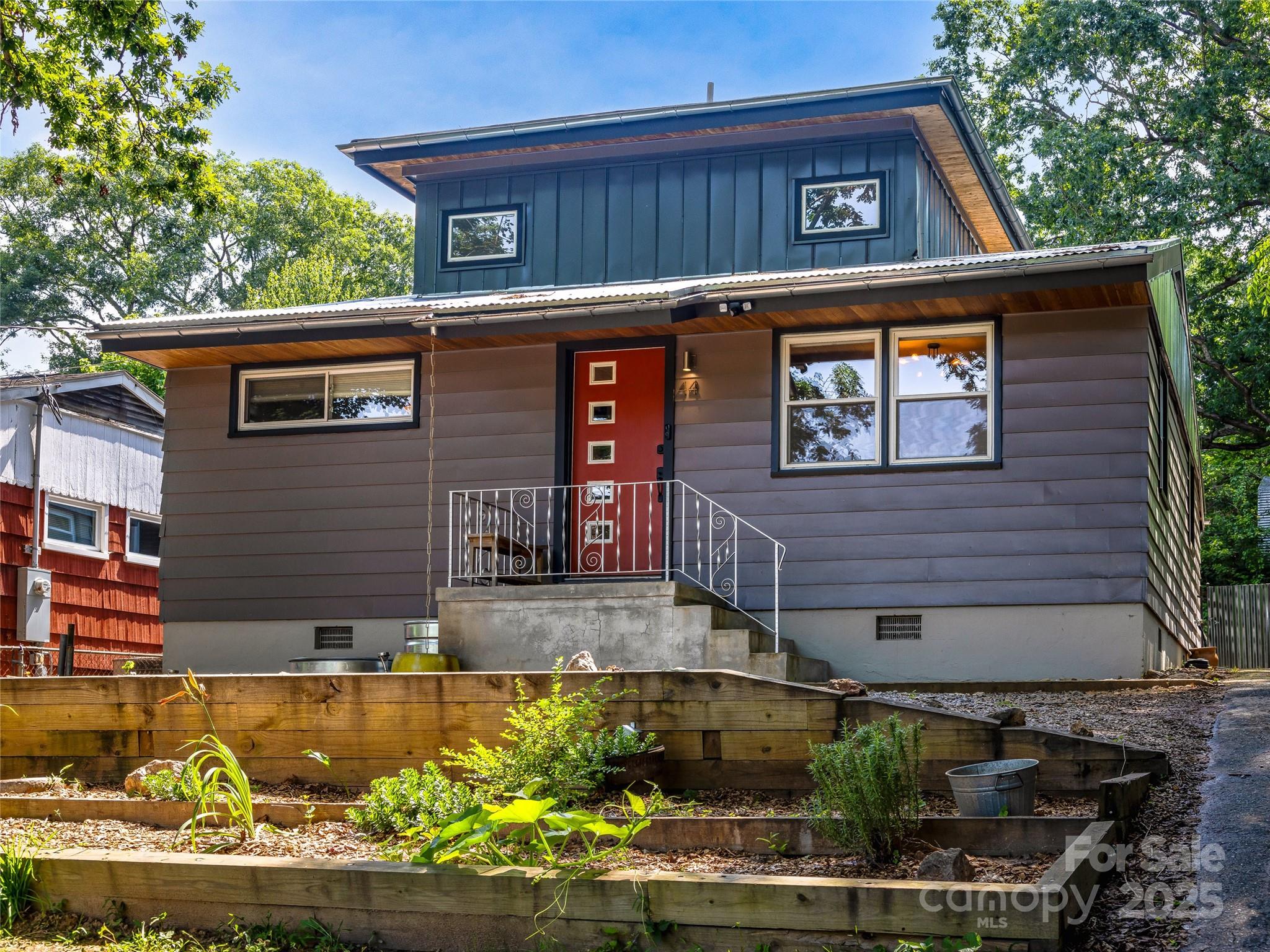 44 Broadview Avenue