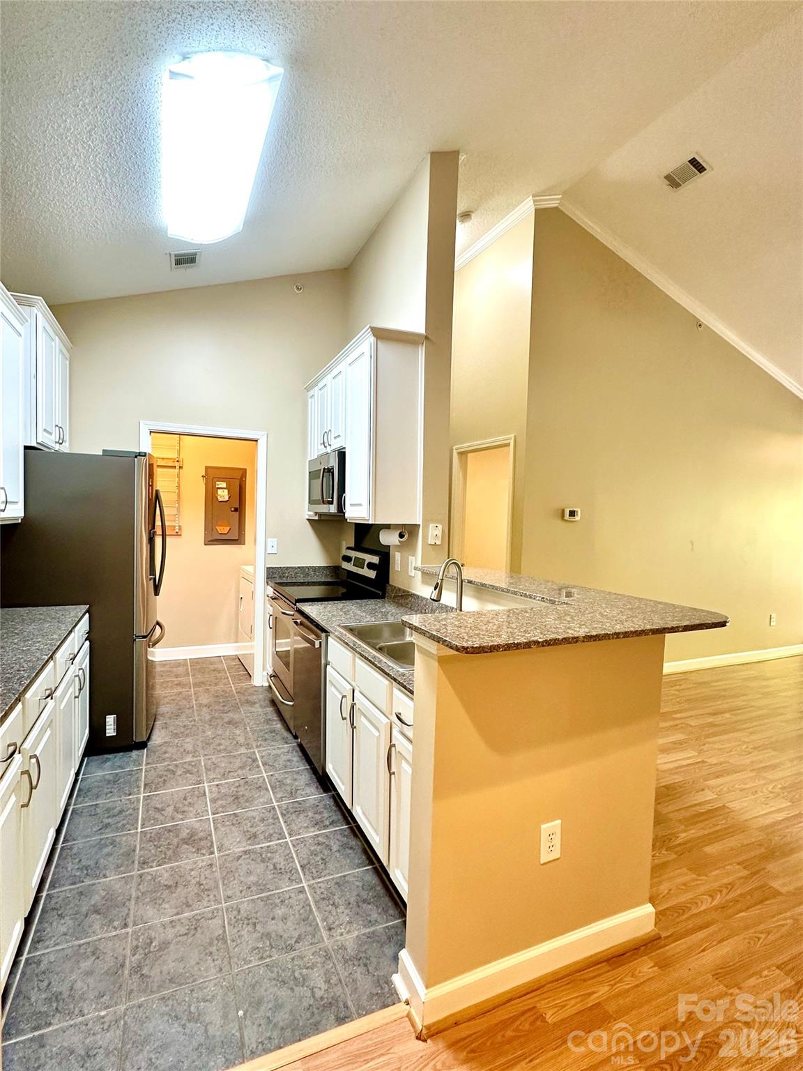2000 Olde Eastwood Village Boulevard 305
