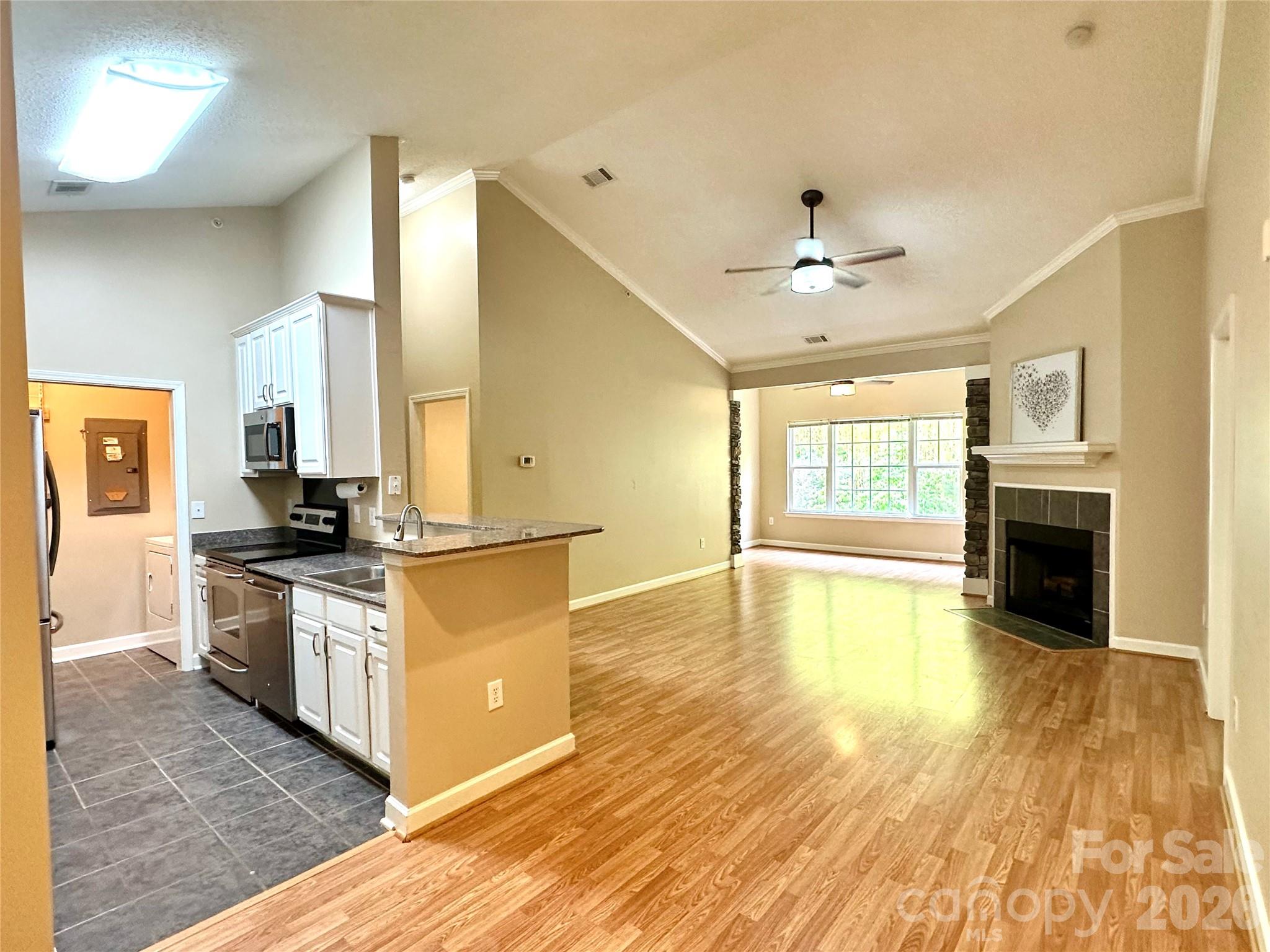 2000 Olde Eastwood Village Boulevard 305