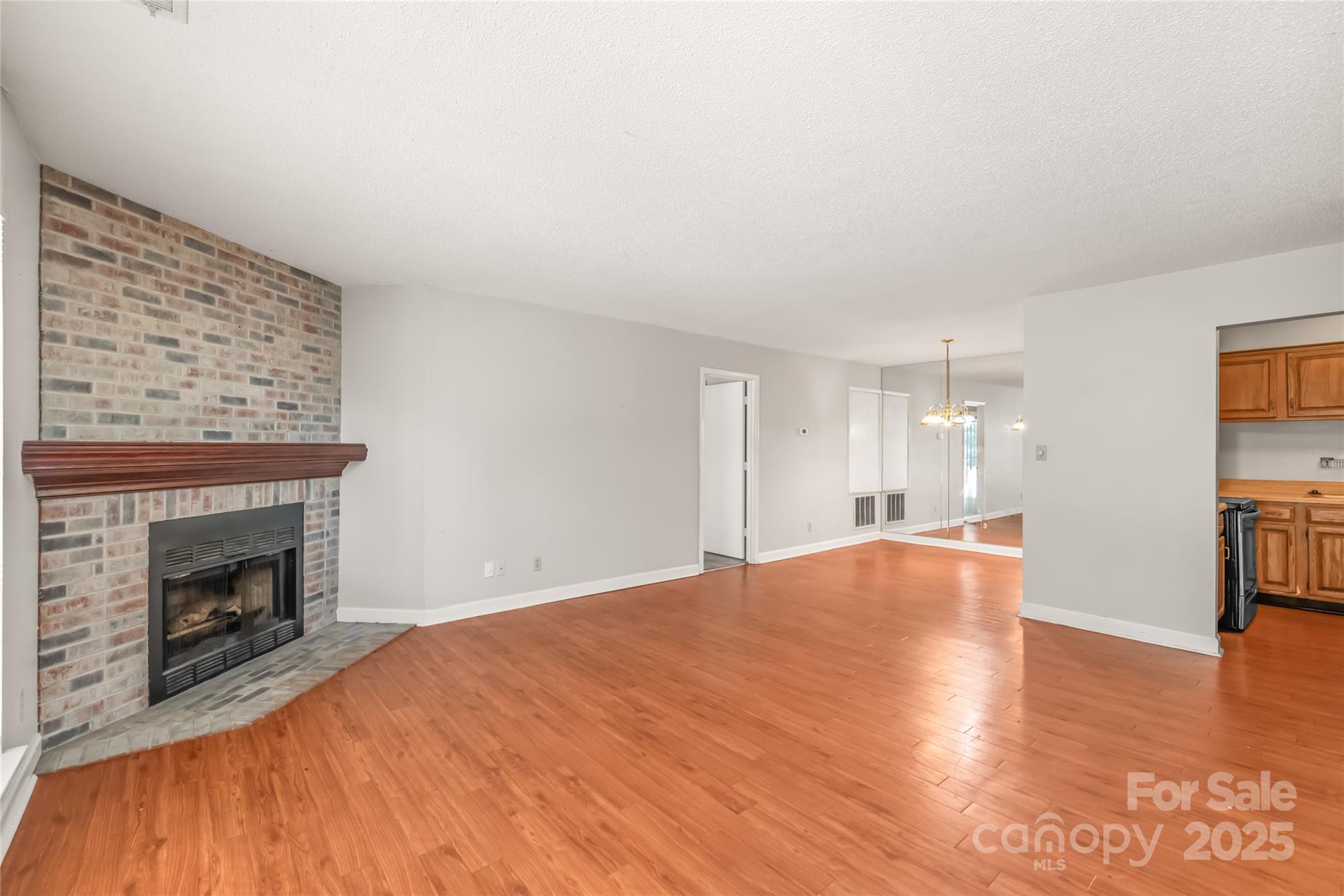1612 Sharon Road W 70