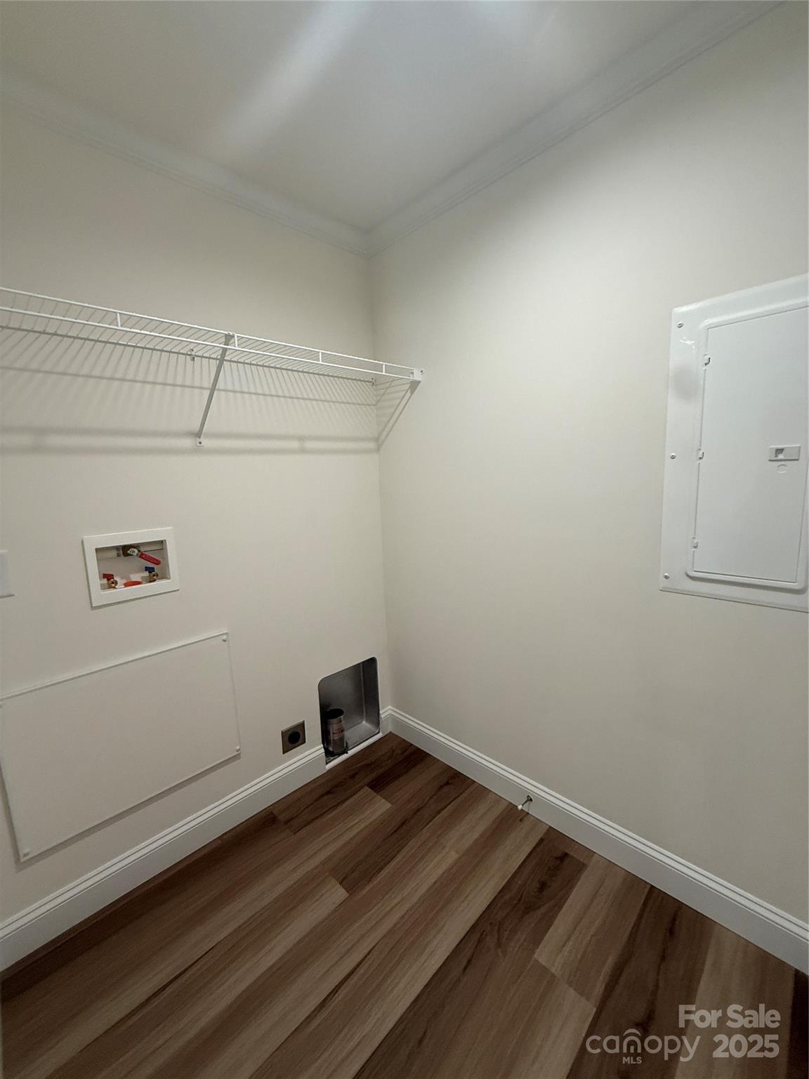 Leonis Mountain Lake Homes - Residential