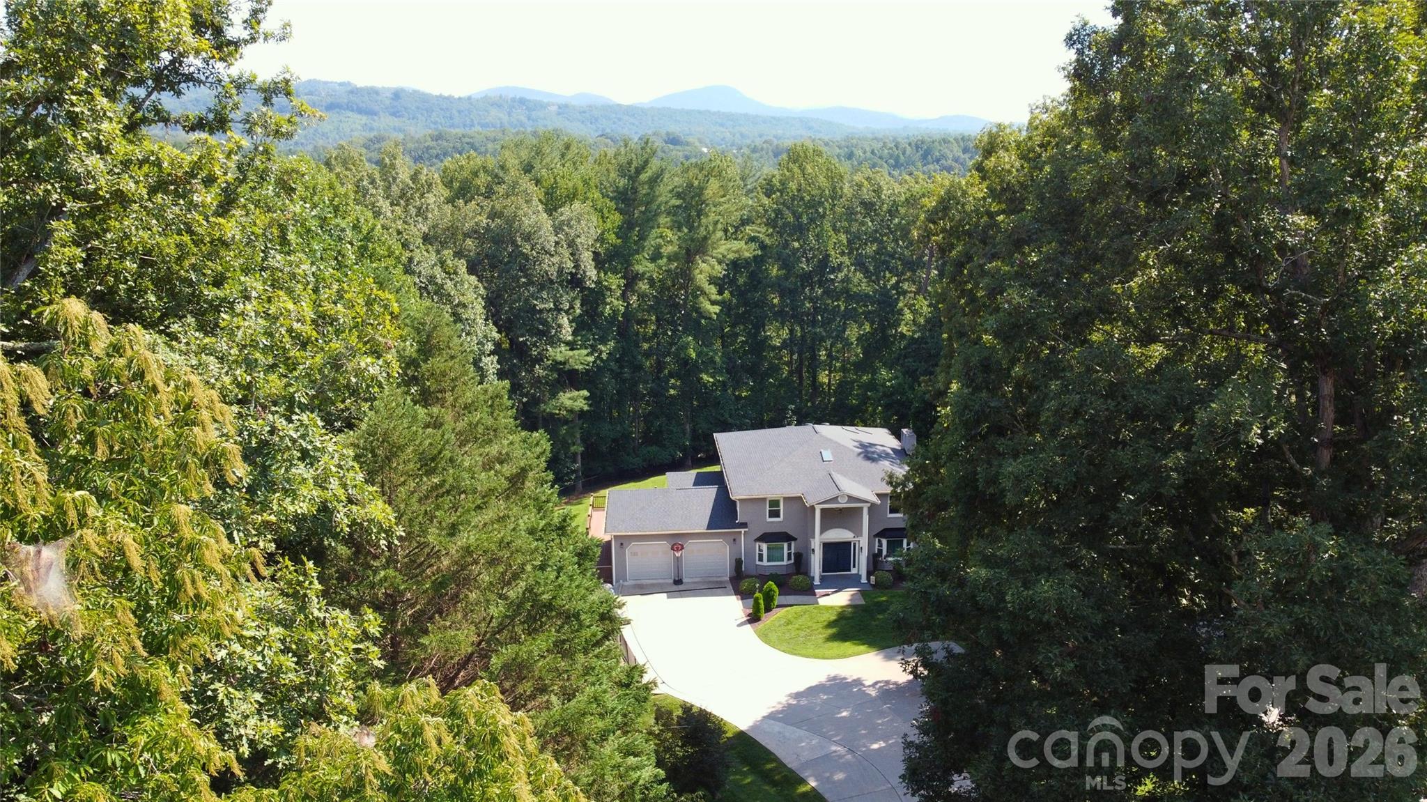 2193 Hawthorne Lane