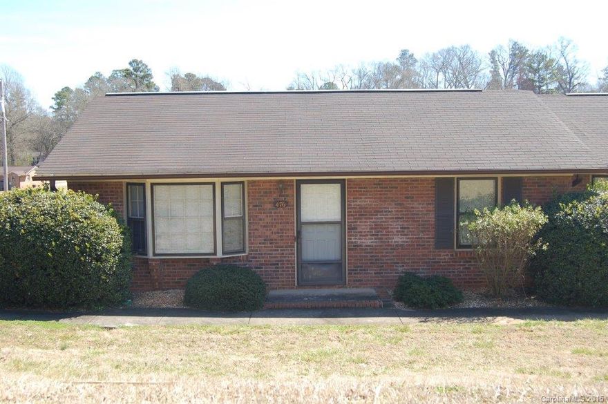 Why rent when you can buy for less than a rent payment.  This is perfect for someone always on the go or for roommates.  Currently owned as an investment property and is rented out by the week and according to the owner, it has paid for itself in 7 years.  Seller is selling this in AS-IS condition and will make no repairs unless required to clear CL-100.