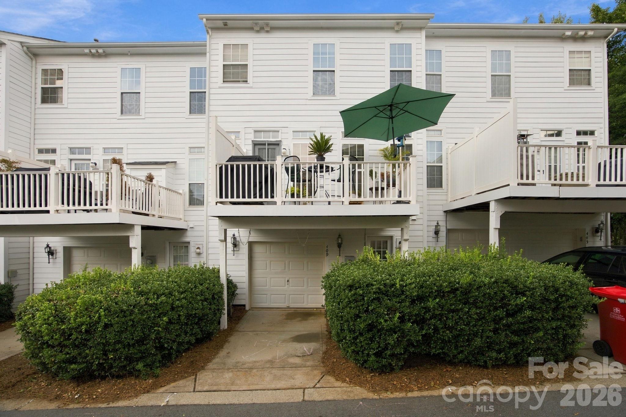 409 Armour Street