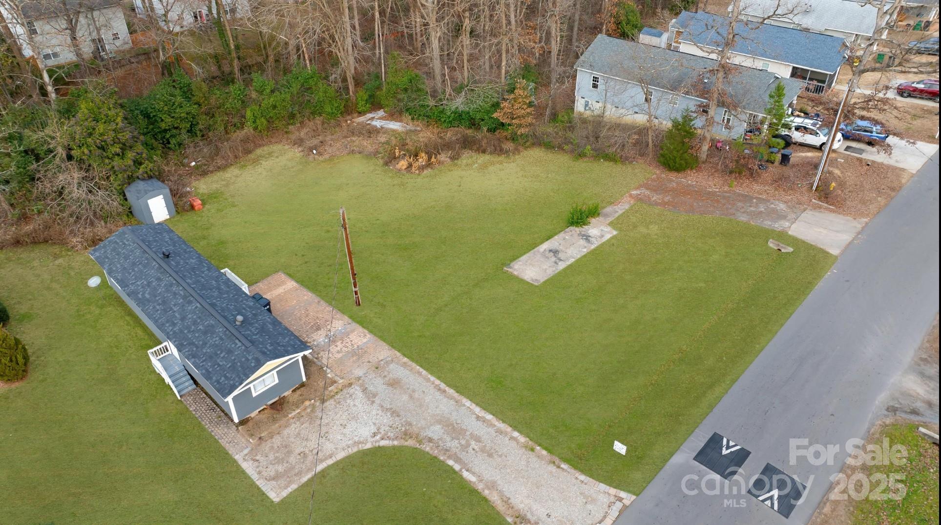 5008 VICTORIA Avenue