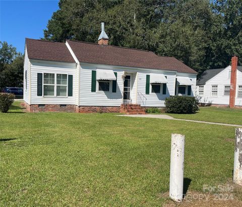 A home in Laurinburg