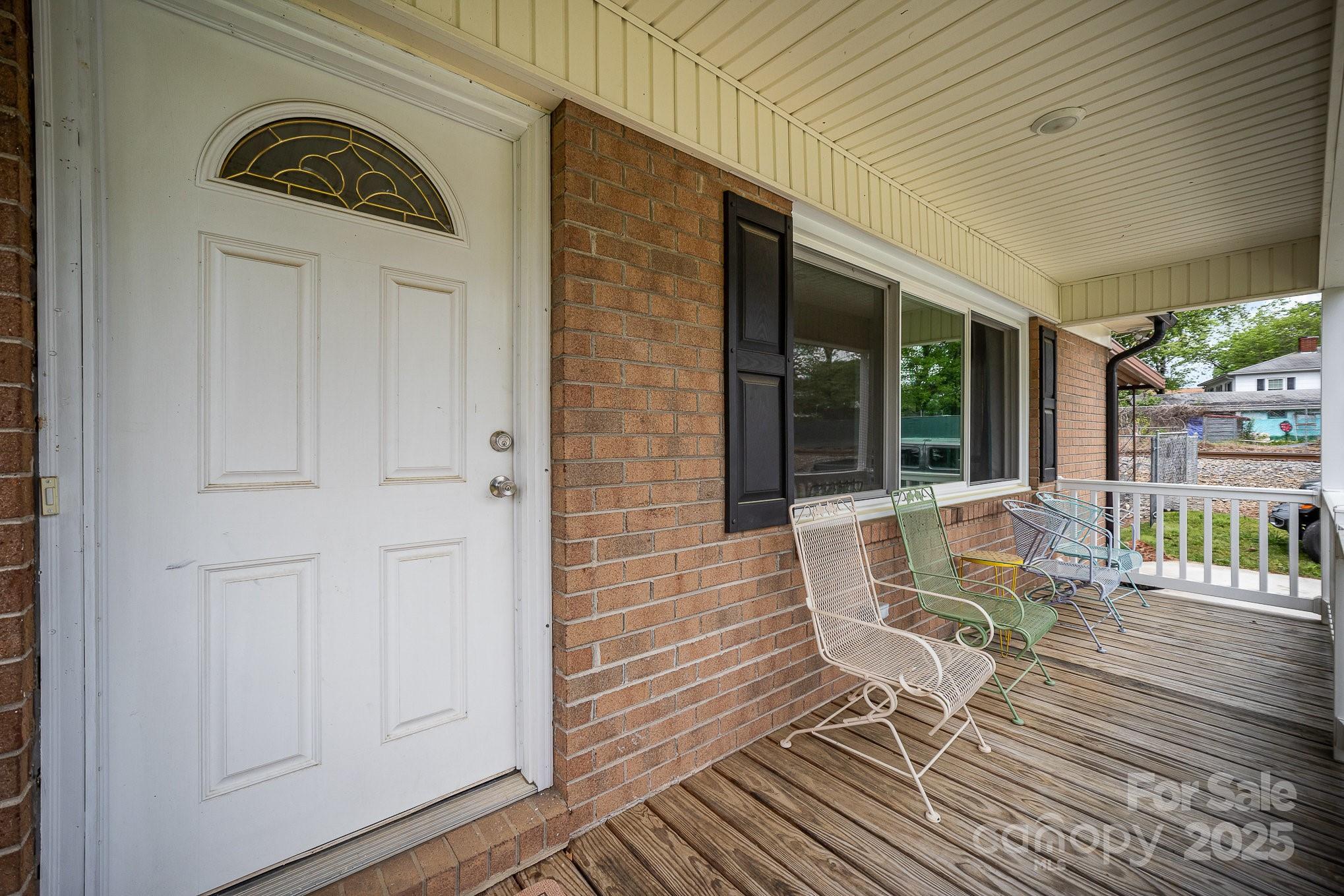 1211 Mirror Park Drive