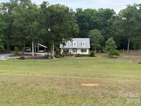 Photo of 1744 Lowe Drive, Catawba, NC 28609 (MLS # 4384724)