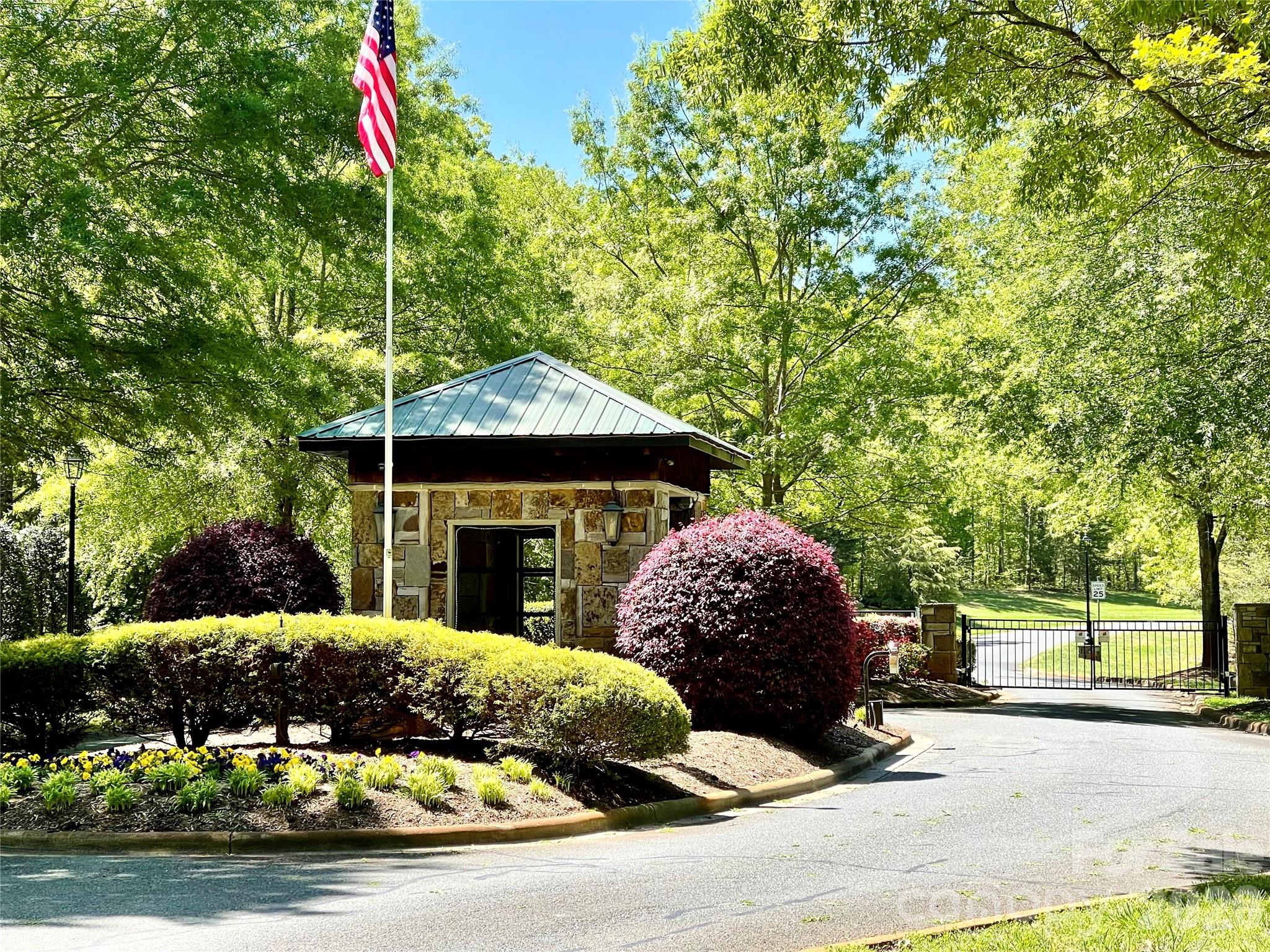 135 Boulder Ridge Drive