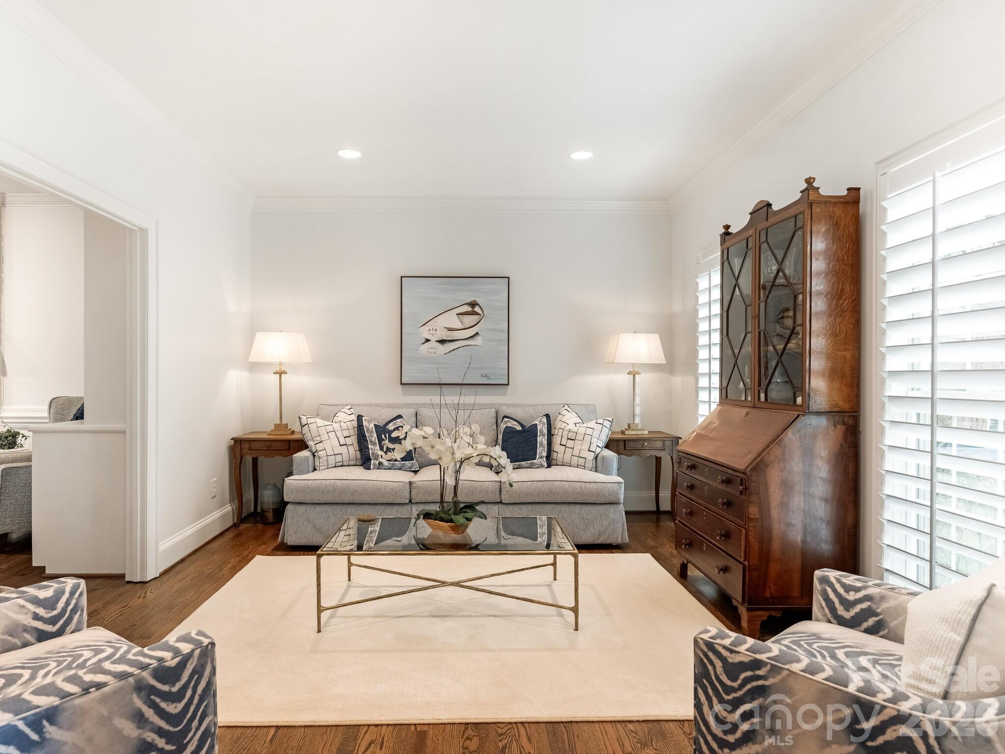 9736 Pallisers Terrace