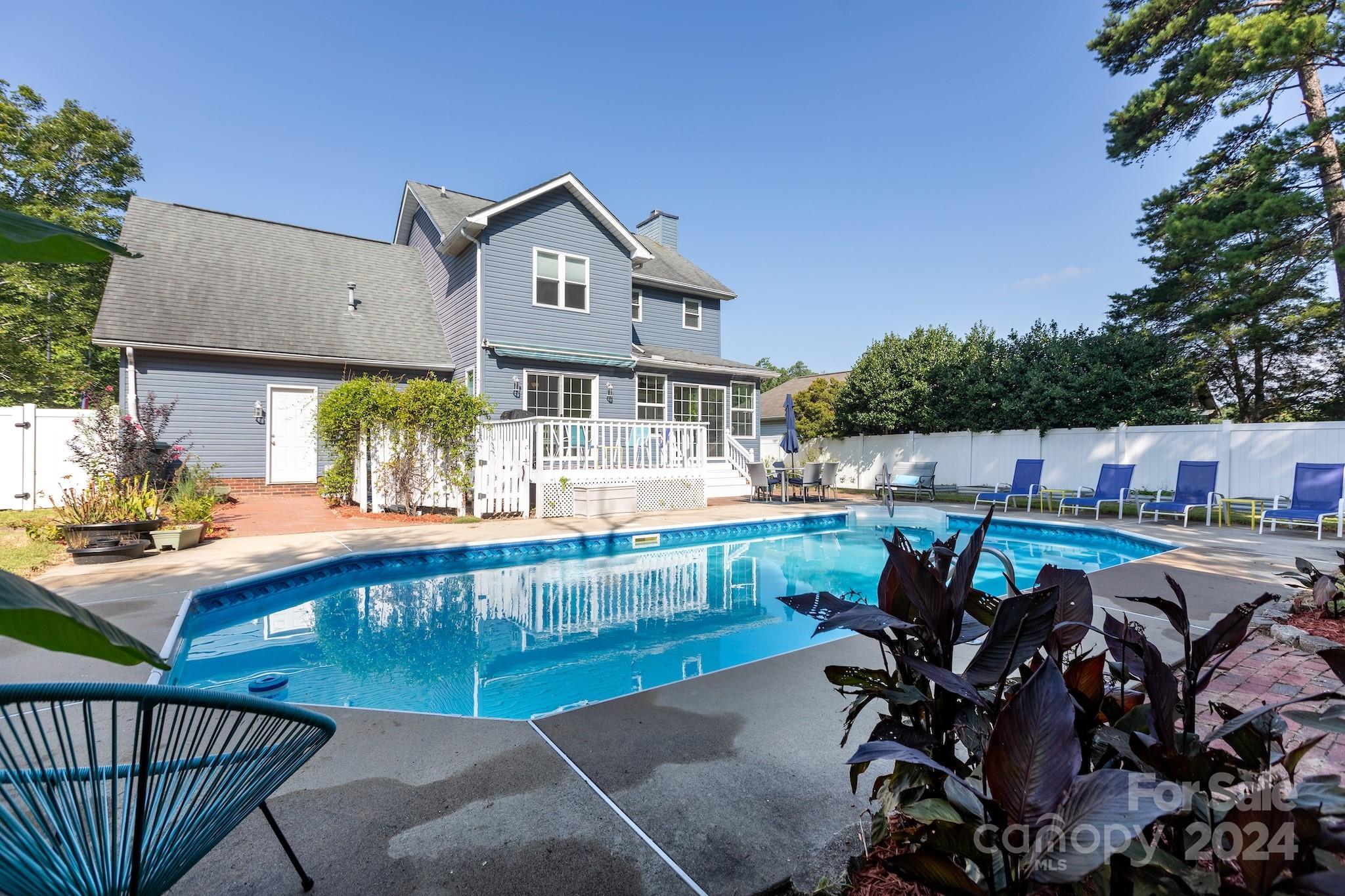 Mistletoe Ridge - Residential
