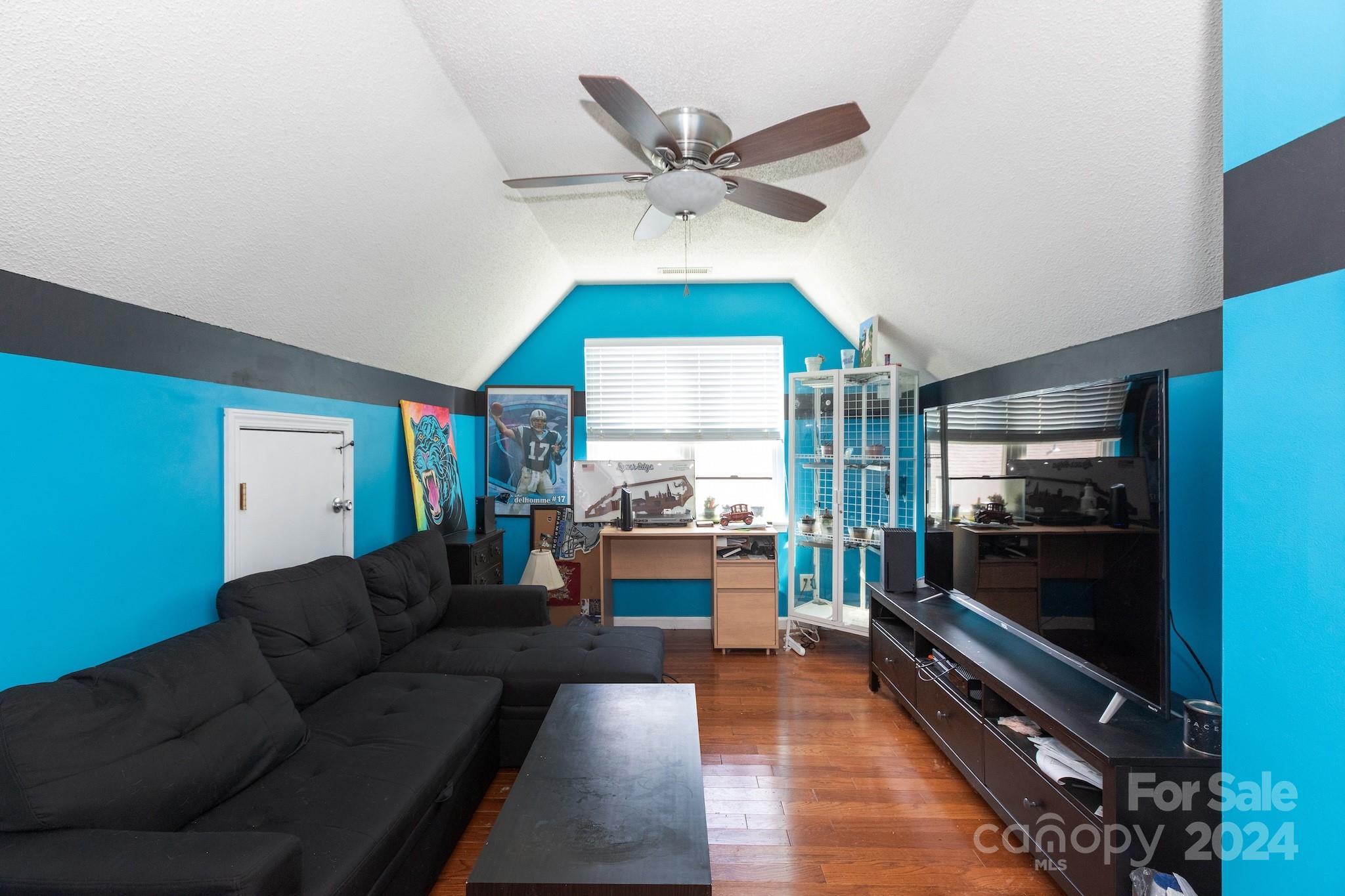 Mistletoe Ridge - Residential