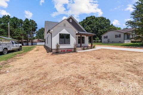 Single Family Residence in Albemarle NC 1325 Cannon Avenue 43.jpg